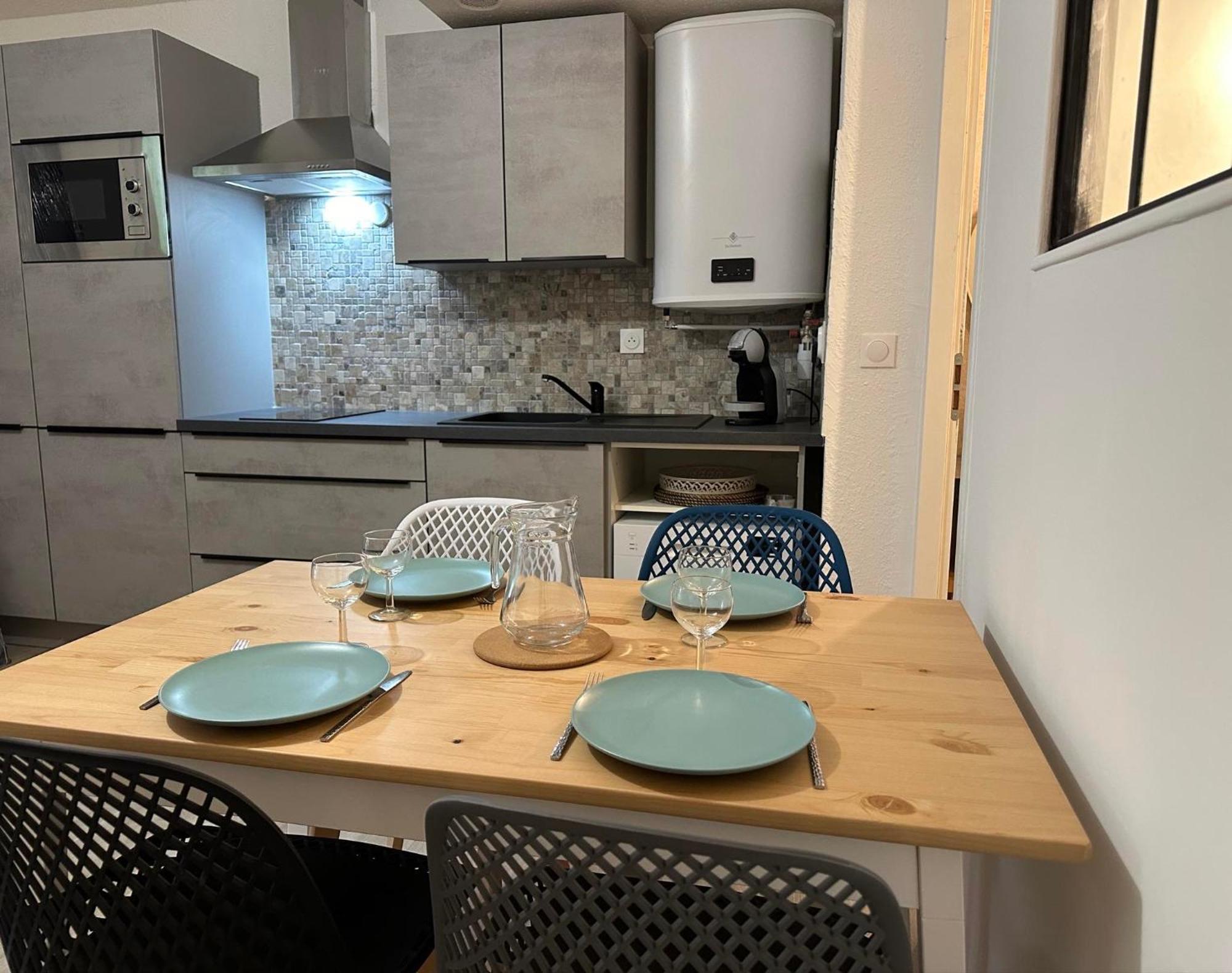 Appartement Climatise Avec Chambre Et Parking Privatif Locations Vld Camargue Saintes-Maries-de-la-Mer Eksteriør billede