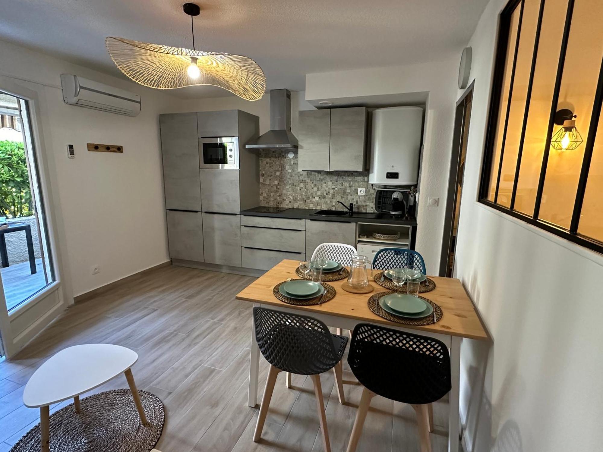 Appartement Climatise Avec Chambre Et Parking Privatif Locations Vld Camargue Saintes-Maries-de-la-Mer Eksteriør billede